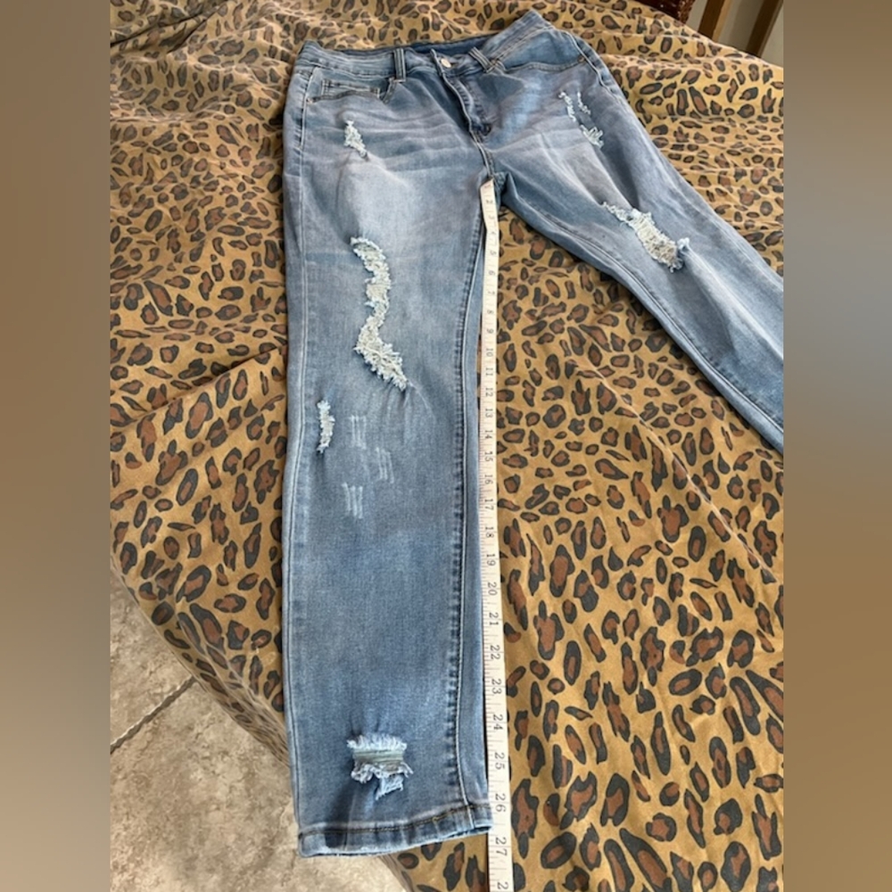KUNMI size 12 light blue frayed jeans, hardly worn #Rockstarlife - Picture 7 of 7